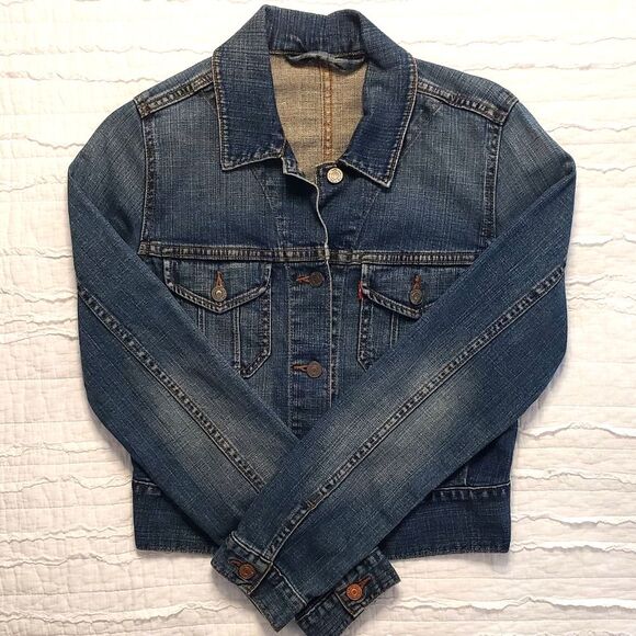 Levi's Jackets & Blazers - Levi's - Women's - Trucker Jean Jacket - Size Medium